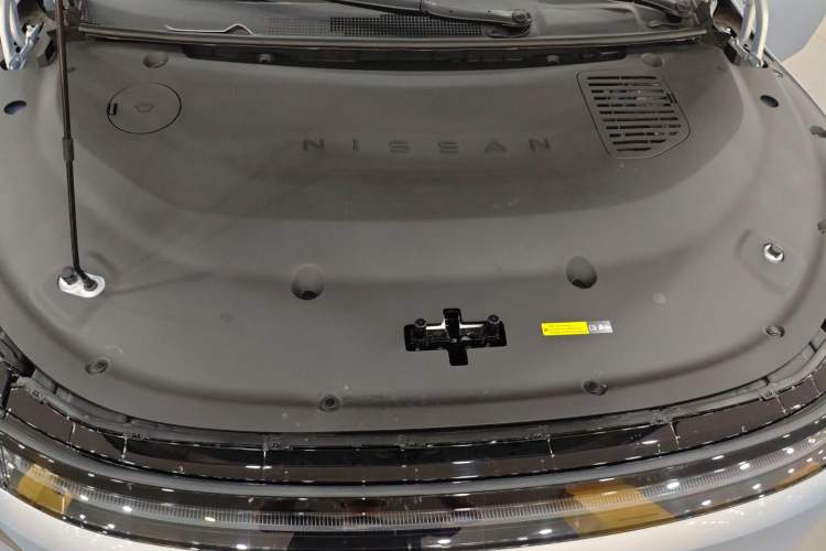 Used Nissan N7 2025 510 Max Engine Bay