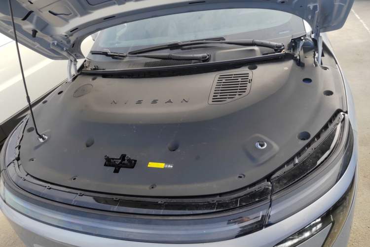 Used Nissan N7 2025 510 Max Engine Bay