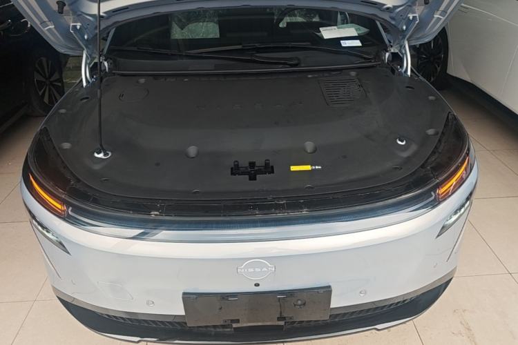 Used Nissan N7 2025 625 Max Engine Bay