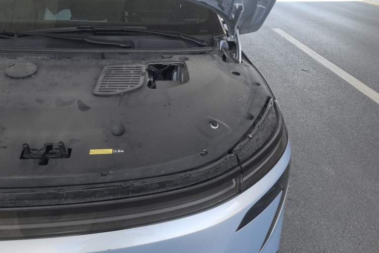 Used Nissan N7 2025 510 Max Engine Bay Left