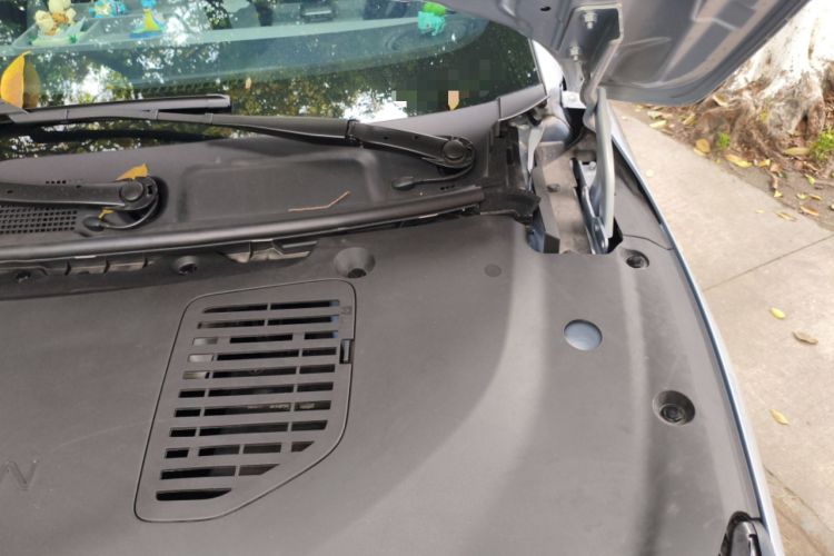 Used Nissan N7 2025 625 Max Engine Bay Left