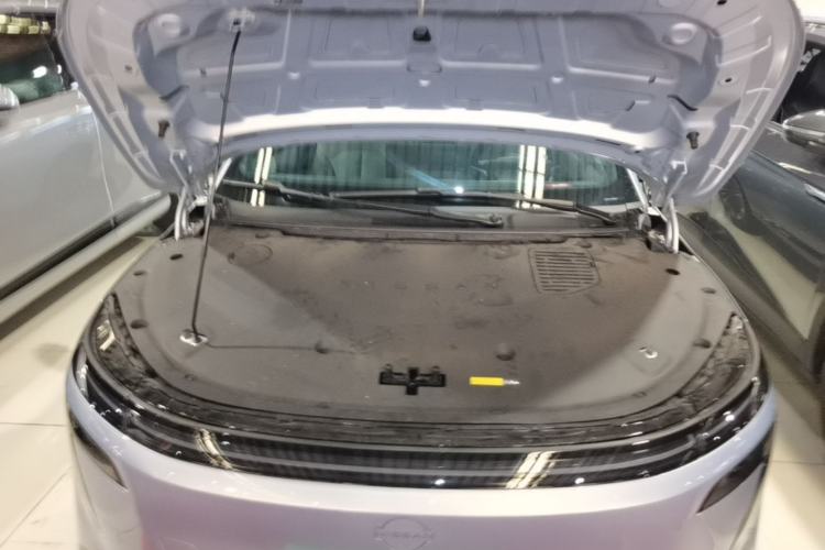 Used Nissan N7 2025 510 Max Engine Bay