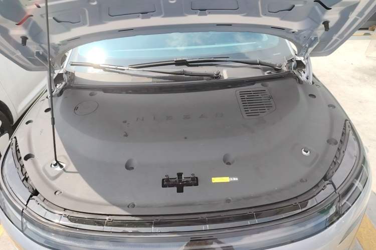 Used Nissan N7 2025 510 Max Engine Bay
