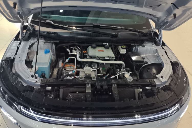 Used Nissan N7 2025 510 Max Engine Bay