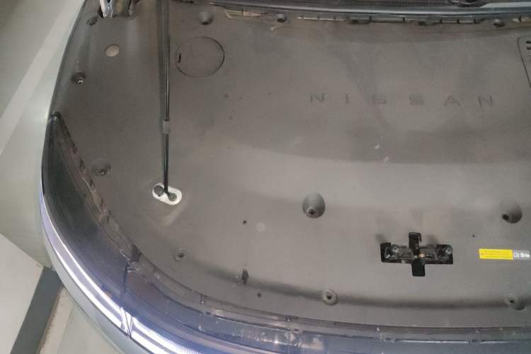 Used Nissan N7 2025 625 Max Engine Bay Right