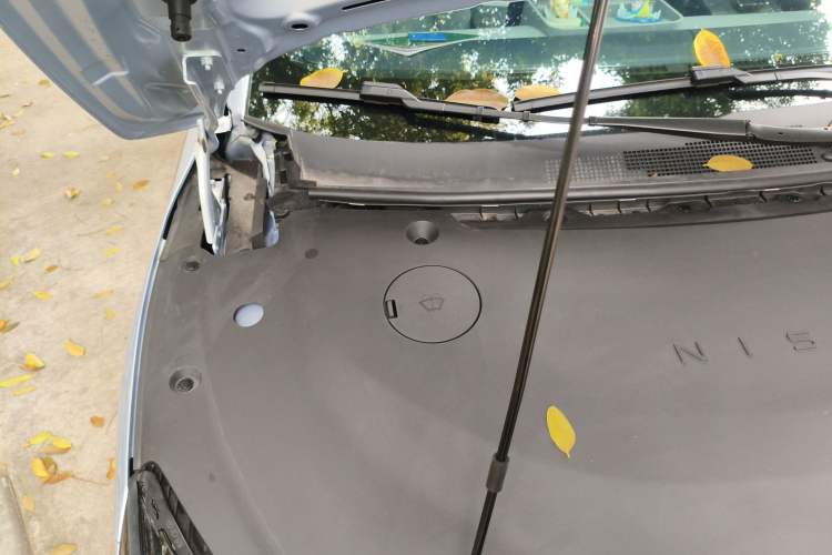 Used Nissan N7 2025 625 Max Engine Bay Right