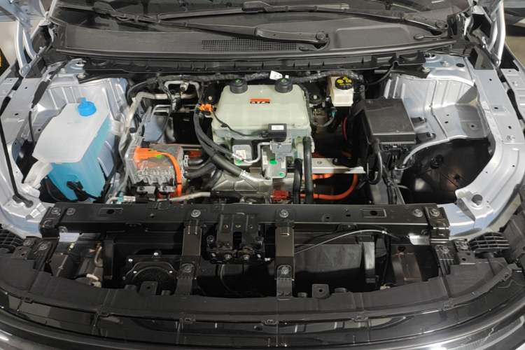 Used Nissan N7 2025 510 Max Engine Bay