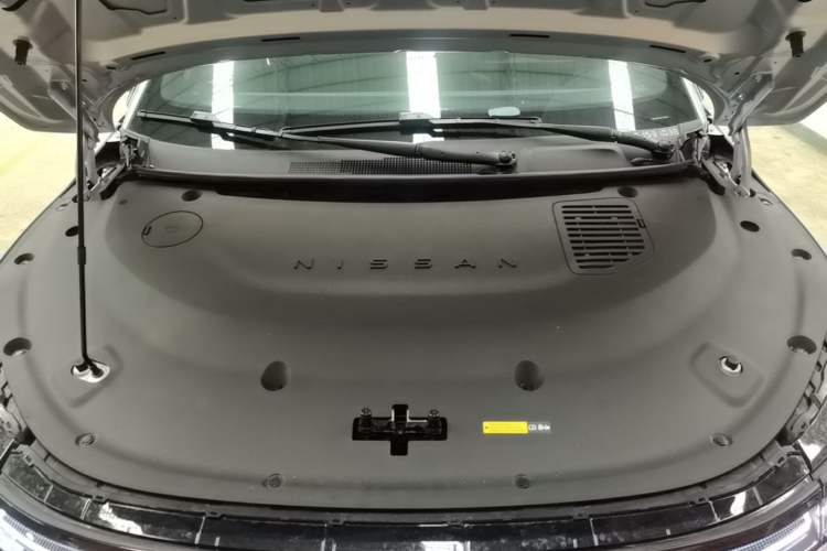 Used Nissan N7 2025 625 Pro Engine Bay