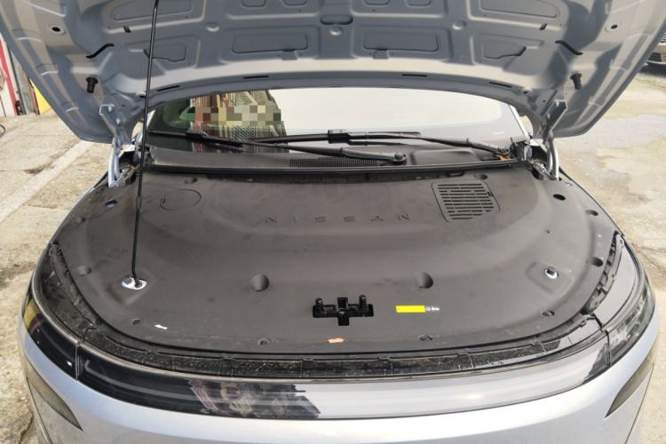 Used Nissan N7 2025 625 Max Engine Bay