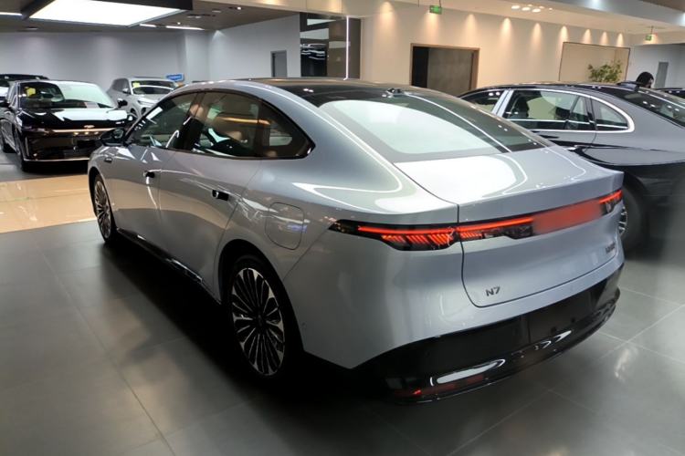 Used Nissan N7 2025 625 Max Exterior 2