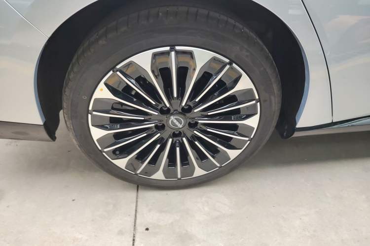 Used Nissan N7 2025 510 Pro Exterior 3