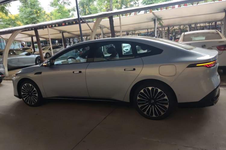 Used Nissan N7 2025 510 Max Exterior 3
