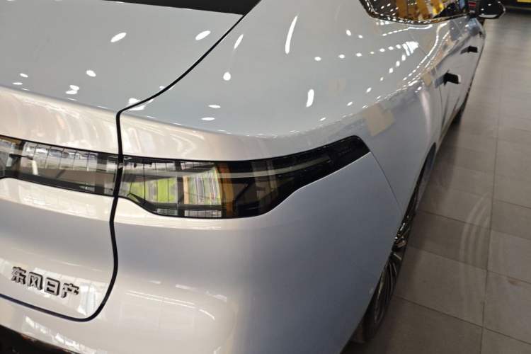 Used Nissan N7 2025 510 Max Exterior 3