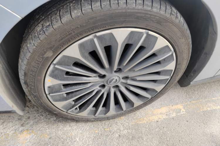 Used Nissan N7 2025 510 Max Exterior 3