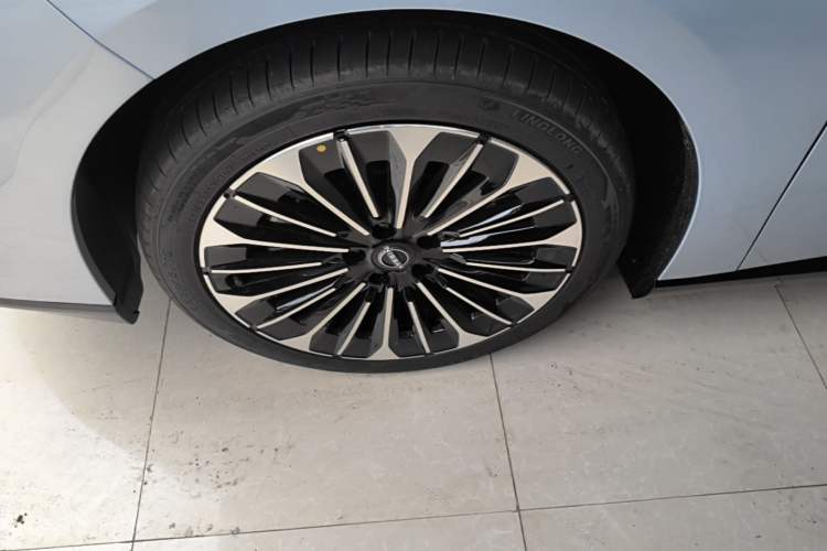 Used Nissan N7 2025 510 Pro Exterior 4