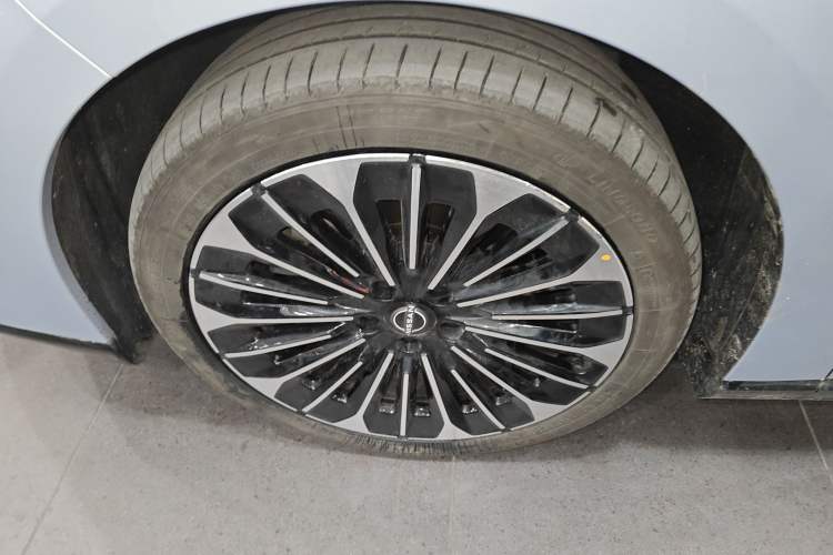 Used Nissan N7 2025 510 Pro Exterior 4