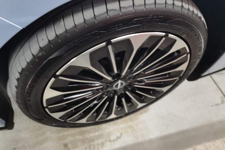Used Nissan N7 2025 510 Pro Exterior 4