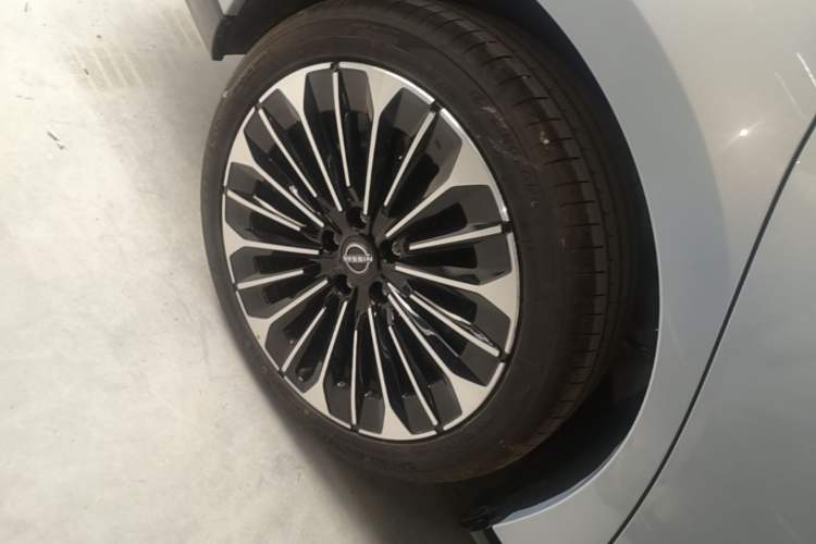 Used Nissan N7 2025 510 Pro Exterior 5