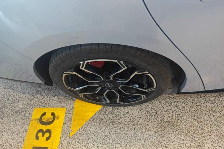 Used Nissan N7 2025 625 Max Exterior 8