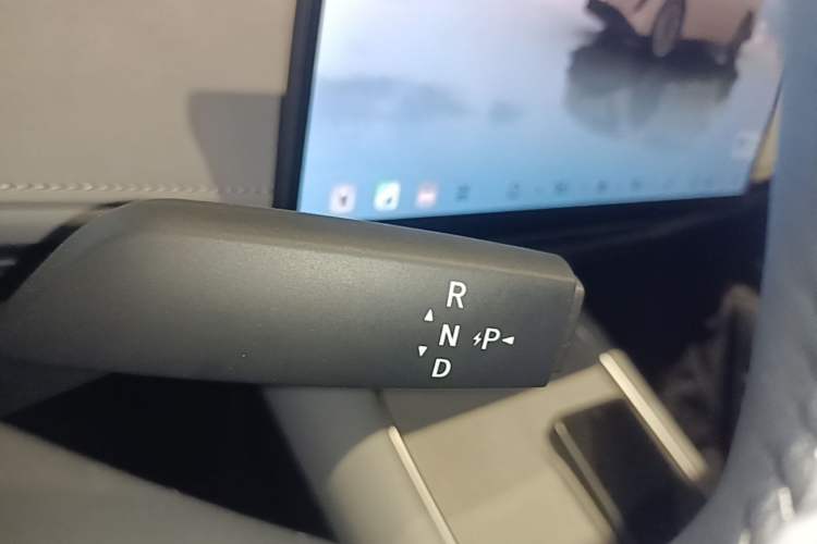 Used Nissan N7 2025 625 Pro Gear Lever