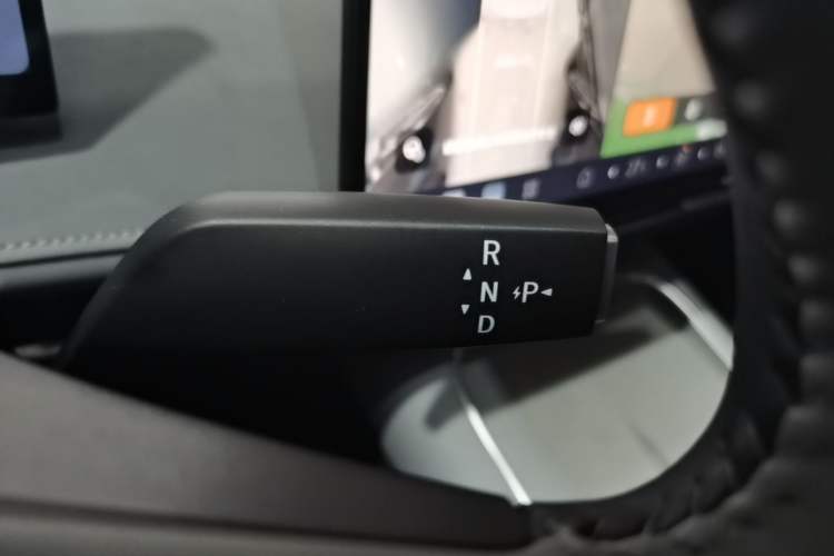 Used Nissan N7 2025 510 Max Gear Lever