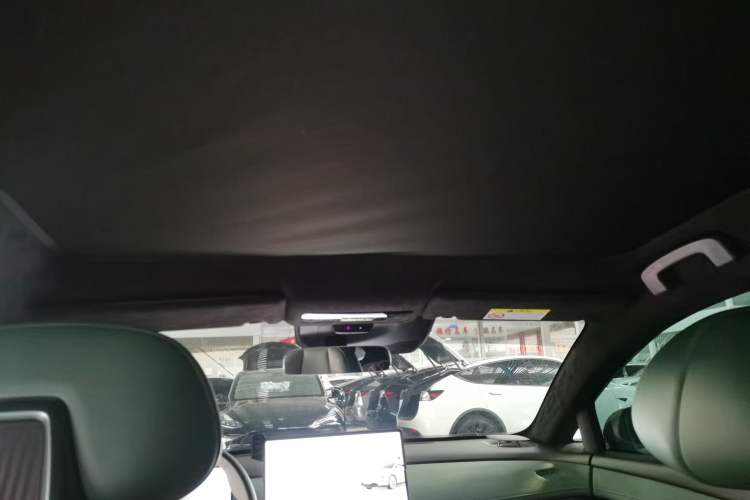 Used Nissan N7 2025 625 Max Headliner