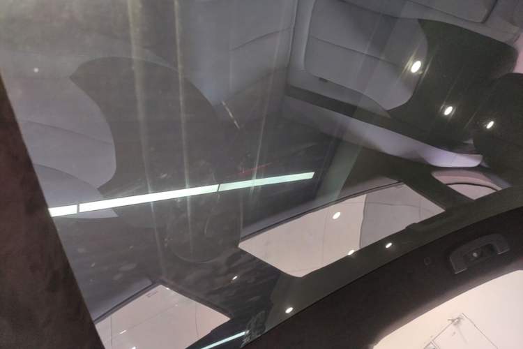Used Nissan N7 2025 625 Max Headliner