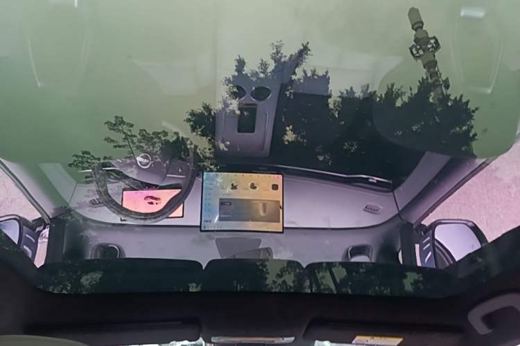 Used Nissan N7 2025 625 Max Headliner