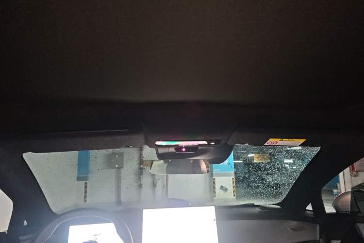 Used Nissan N7 2025 625 Max Headliner