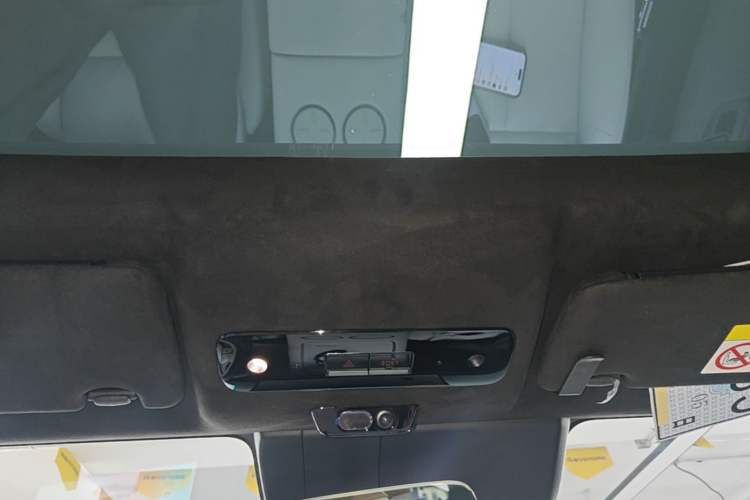 Used Nissan N7 2025 625 Max Headliner