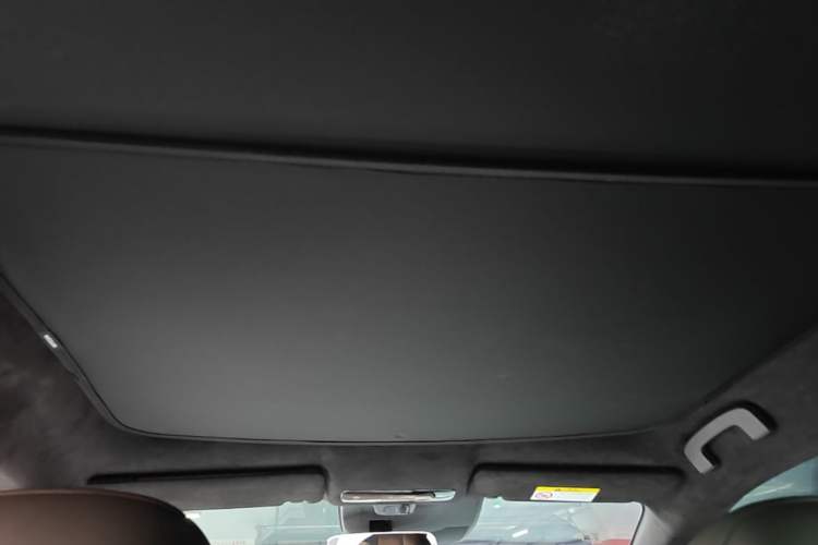 Used Nissan N7 2025 625 Max Headliner