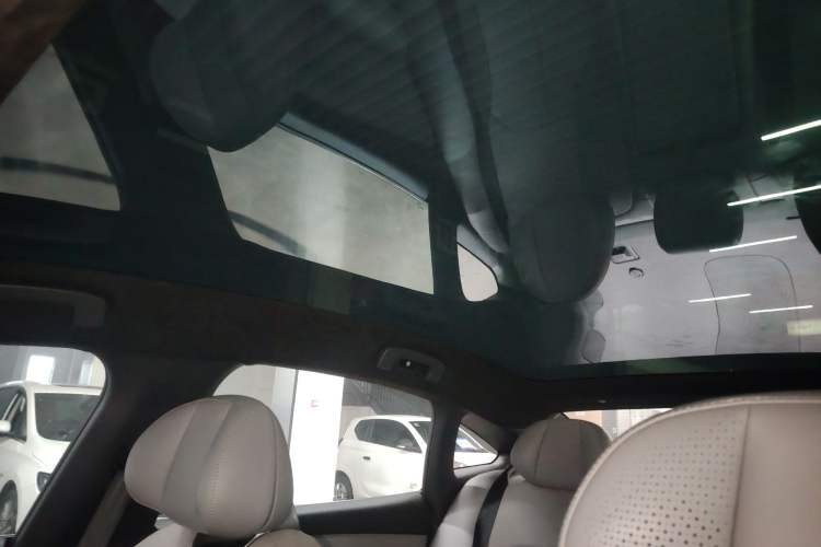 Used Nissan N7 2025 510 Max Headliner
