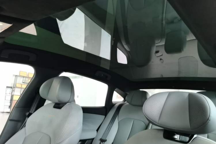 Used Nissan N7 2025 510 Air Headliner