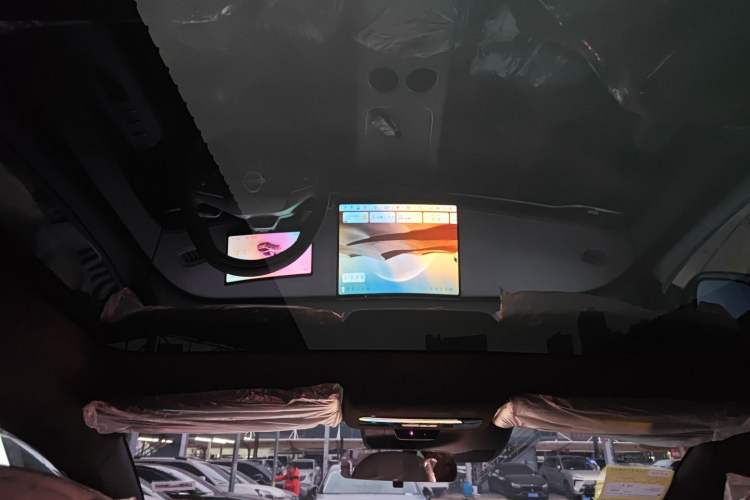 Used Nissan N7 2025 625 Max Headliner