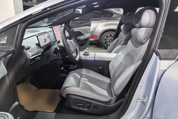 Used Nissan N7 2025 625 Max Interior 1