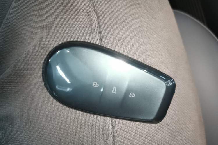 Used Nissan N7 2025 510 Max Interior 1