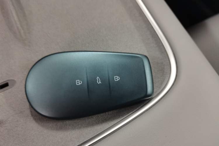 Used Nissan N7 2025 510 Pro Interior 1