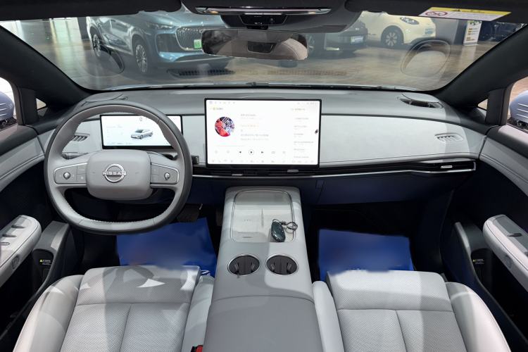 Used Nissan N7 2025 625 Pro Interior 1
