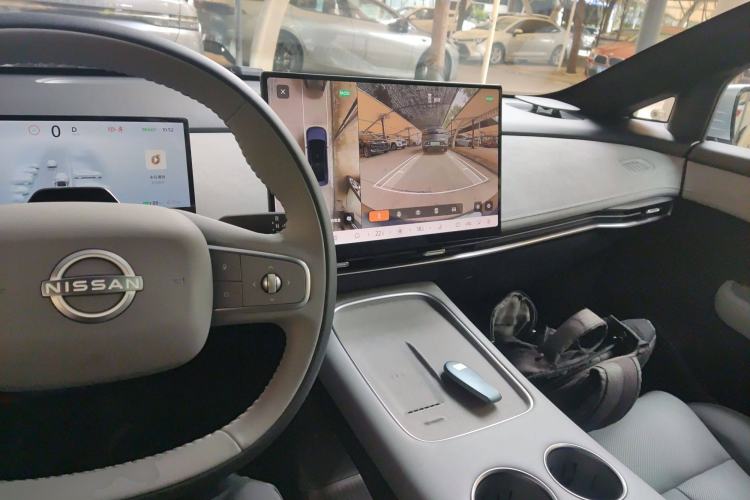 Used Nissan N7 2025 510 Max Interior 2