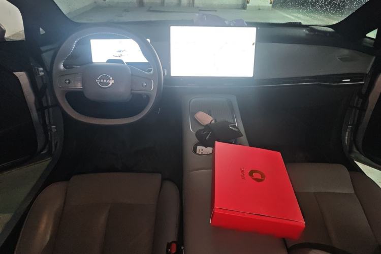 Used Nissan N7 2025 625 Max Interior 2