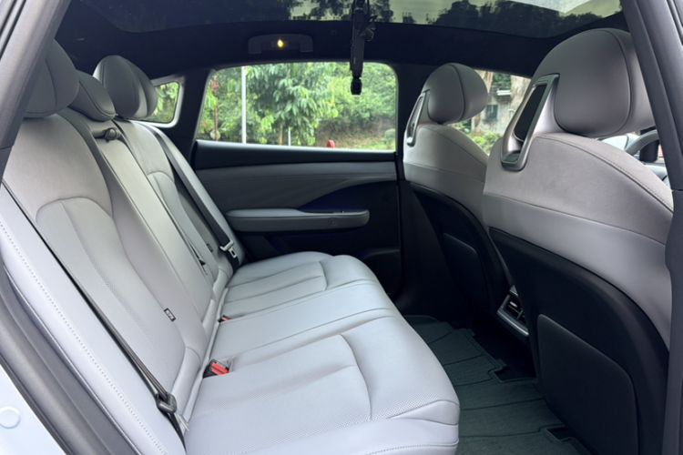 Used Nissan N7 2025 510 Max Interior 2
