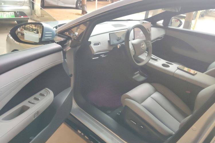 Used Nissan N7 2025 510 Max Interior 3