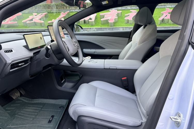 Used Nissan N7 2025 510 Max Interior 3