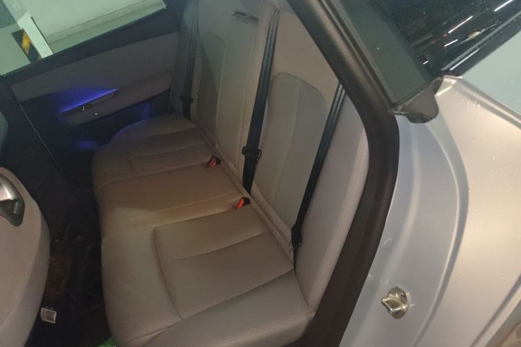 Used Nissan N7 2025 625 Max Interior 4