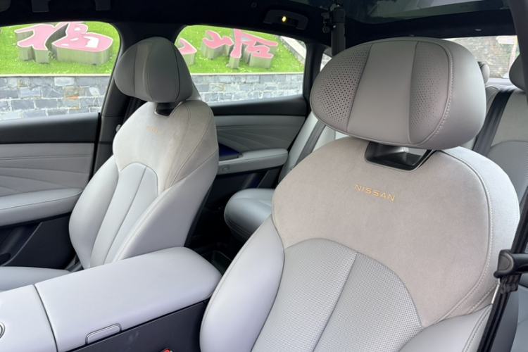 Used Nissan N7 2025 510 Max Interior 4