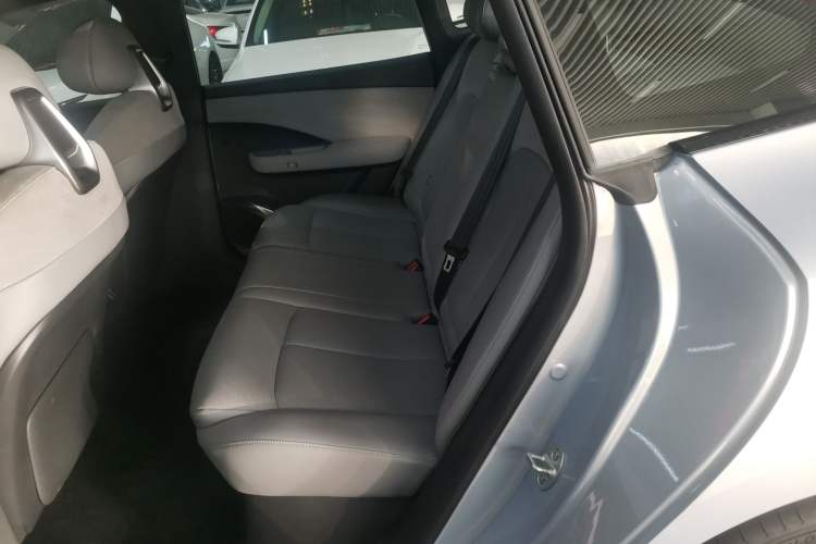 Used Nissan N7 2025 510 Max Interior 4