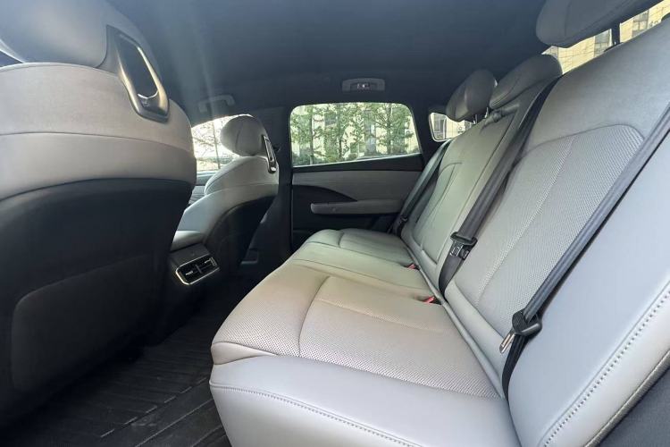 Used Nissan N7 2025 510 Pro Interior 6