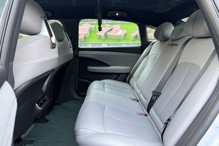 Used Nissan N7 2025 510 Max Interior 6