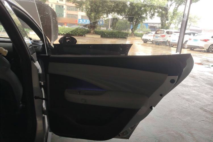 Used Nissan N7 2025 510 Pro Interior 6