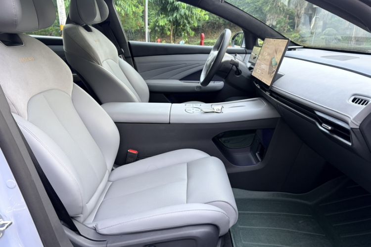 Used Nissan N7 2025 510 Max Interior 7